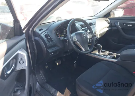 2015 Nissan Altima 2.5 z USA, uszkodzony, nr VIN 1N4AL3AP9FC120580